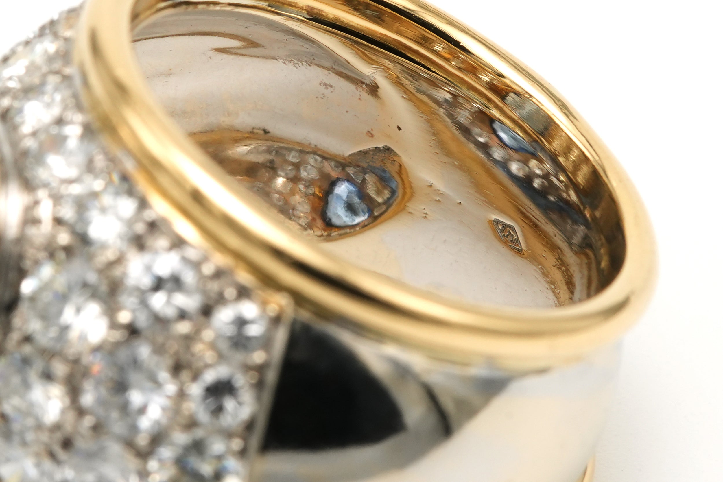 Bague Cocktail en or blanc, or jaune, topaze et diamants