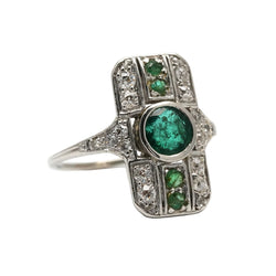 Bague Art Déco en or blanc, émeraudes et diamants