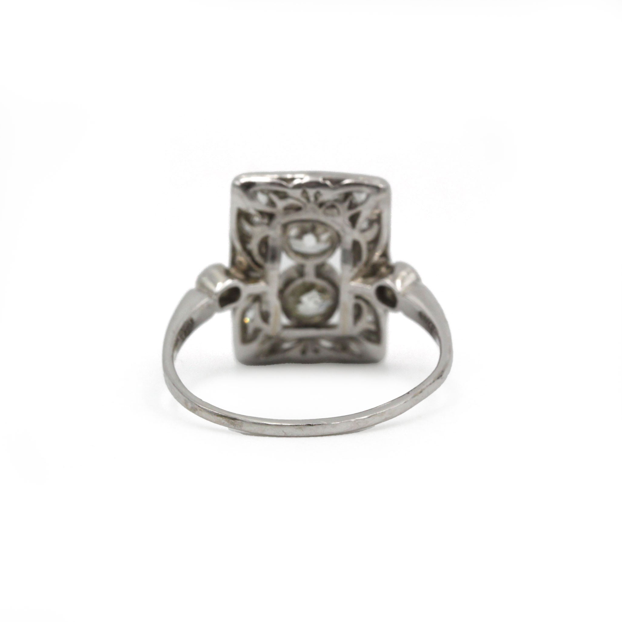 Bague Art Déco en or blanc et diamants