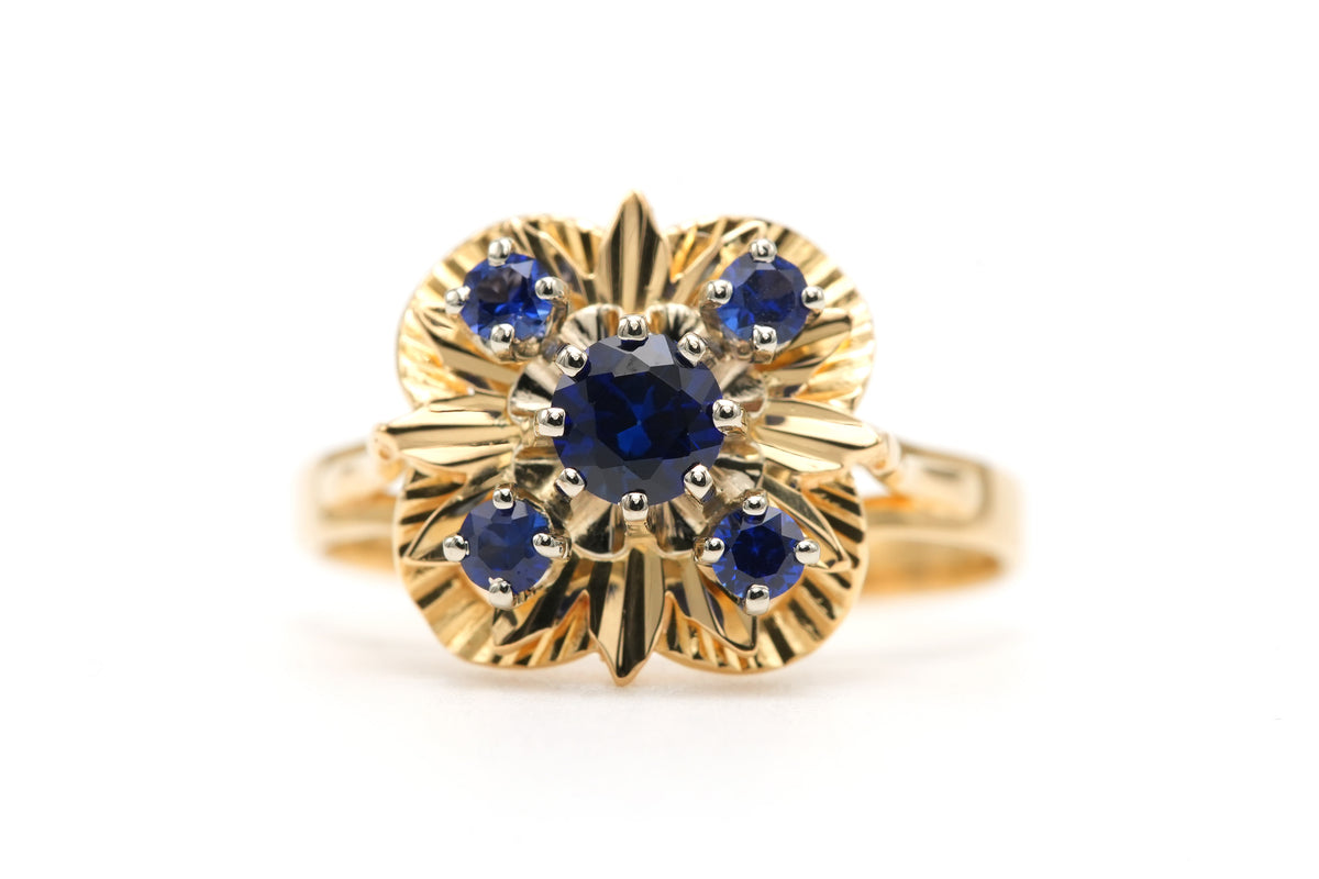 Bague Marguerite en or jaune et saphirs