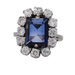 Bague Entourage en or blanc, saphir et diamants