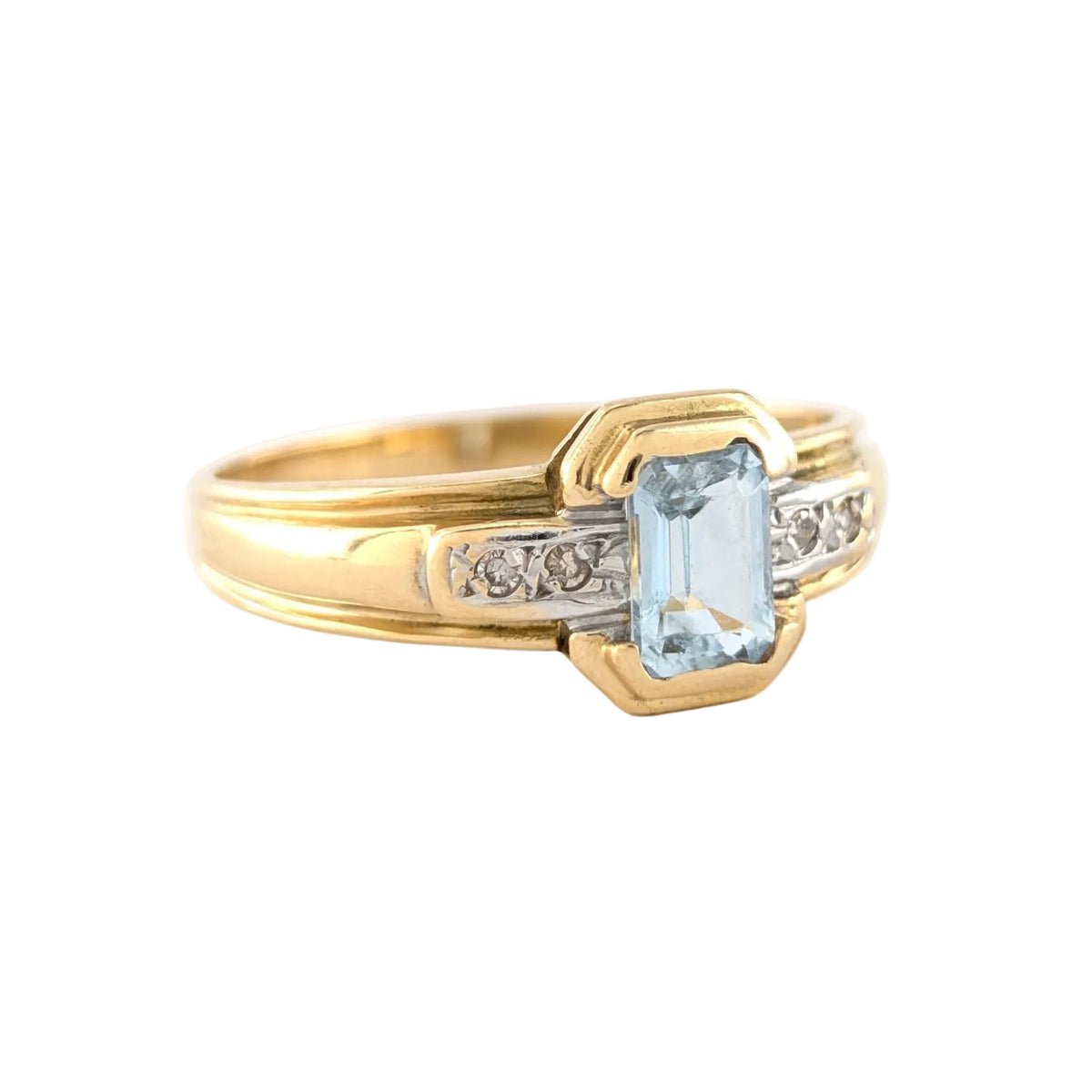 Bague en or jaune, aigue-marine et diamants