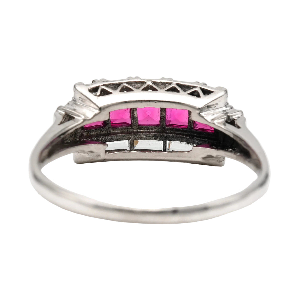 Bague Tank en or blanc, rubis et zirconiums