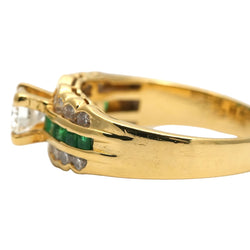 Bague Bandeau en or jaune, émeraudes et diamants