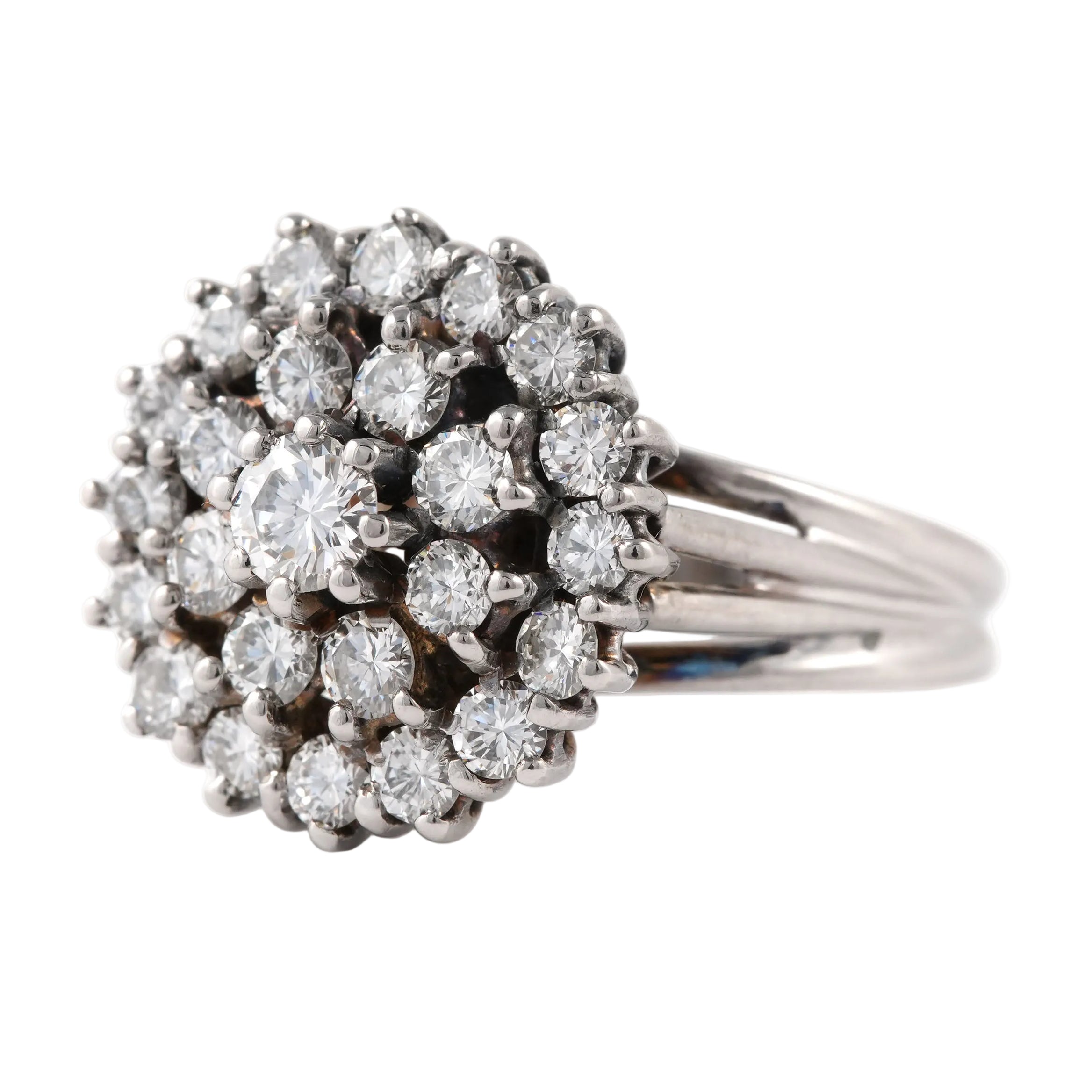 Bague Entourage en or blanc et diamants