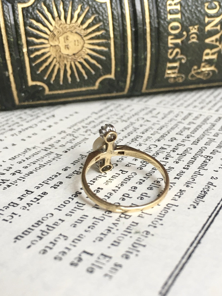 Bague Trilogie en or jaune, platine, perle et diamants