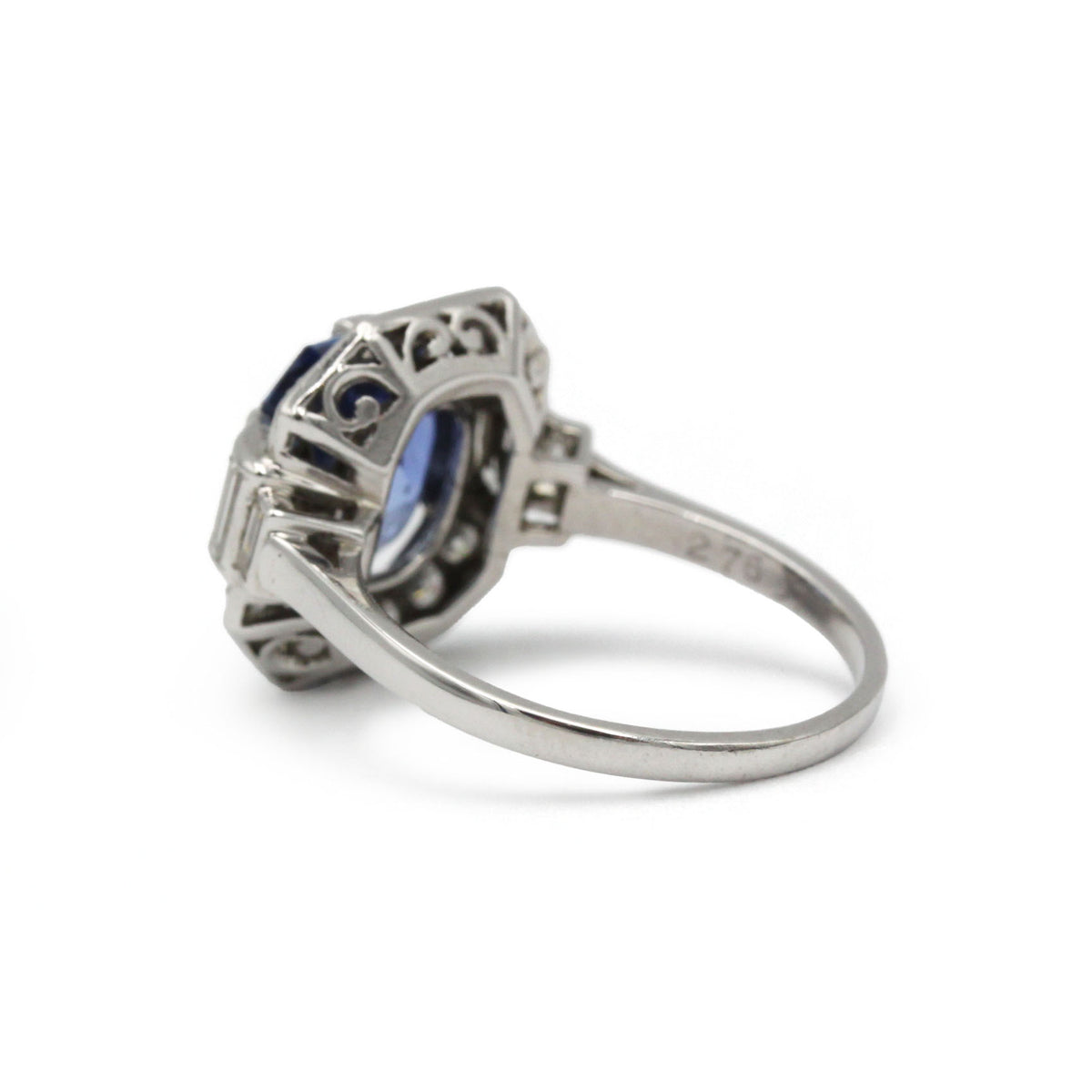 Bague Entourage en platine, saphir et diamants