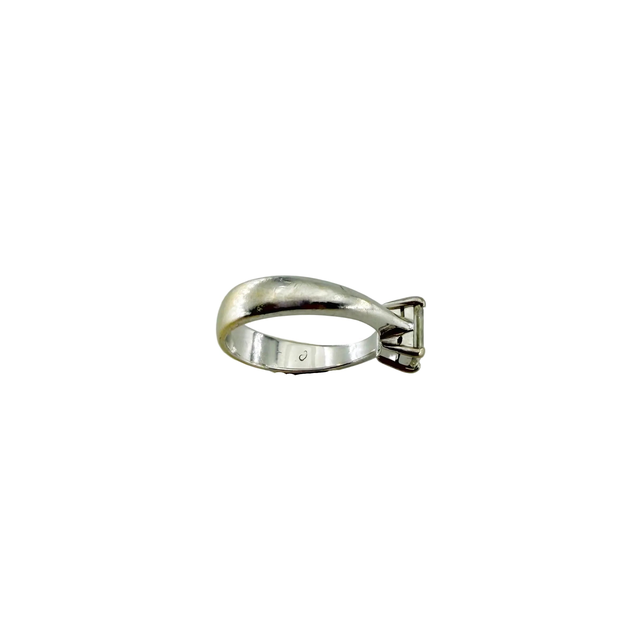 Bague Solitaire en or blanc et diamant