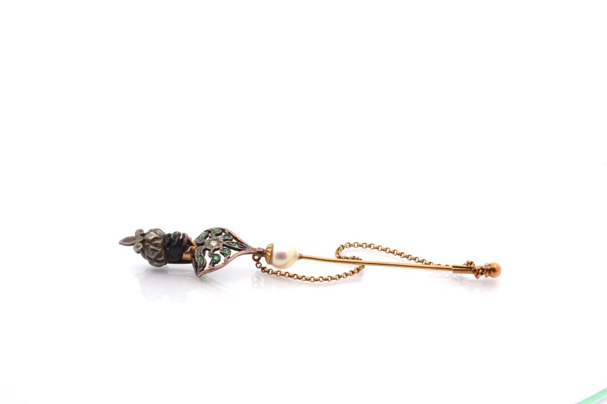Épingle ancienne en or jaune et argent avec perle fine, diamant et émeraudes - Castafiore
