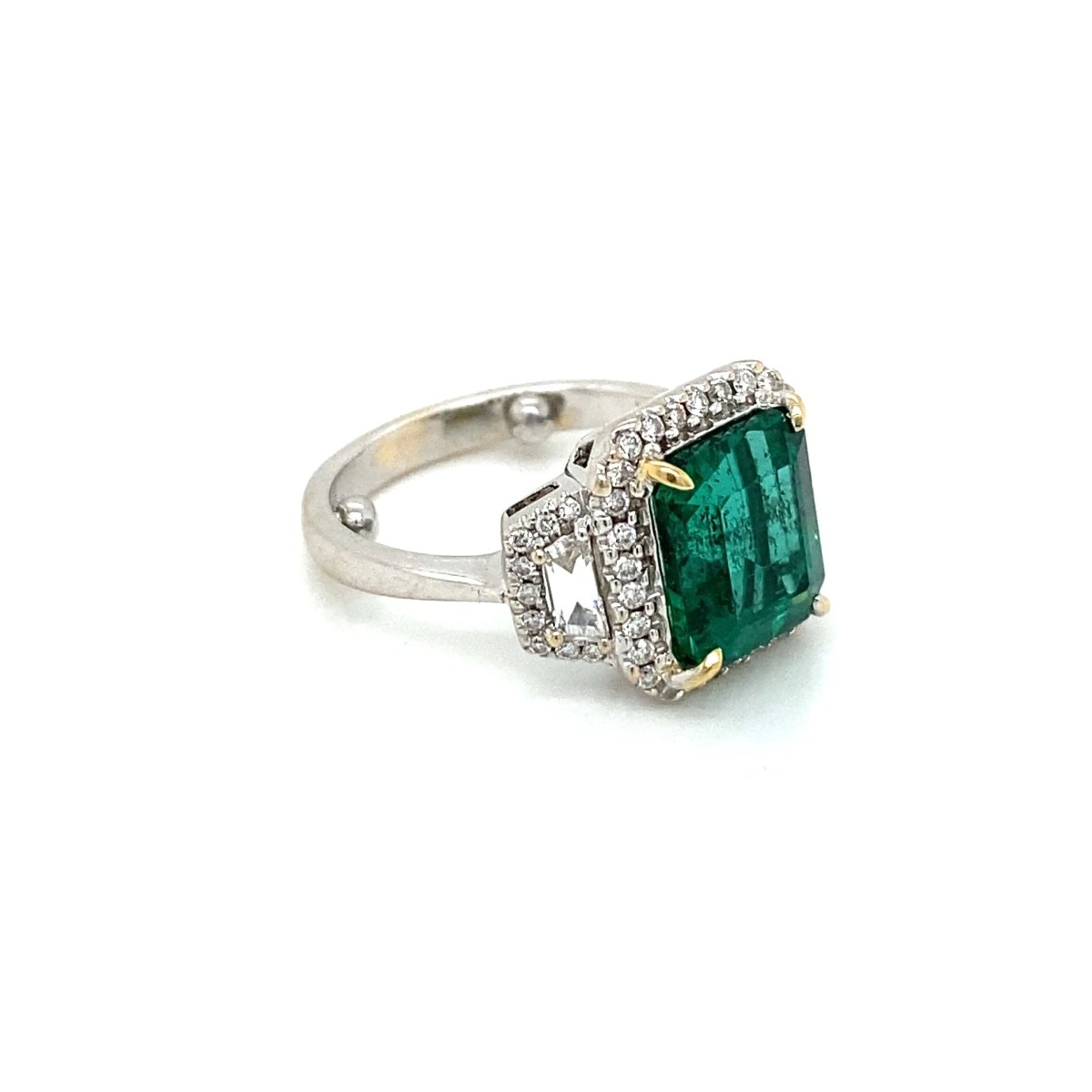 Estate Certified 3,33 Carat Natural Emerald Diamonds Gold Ring - Castafiore