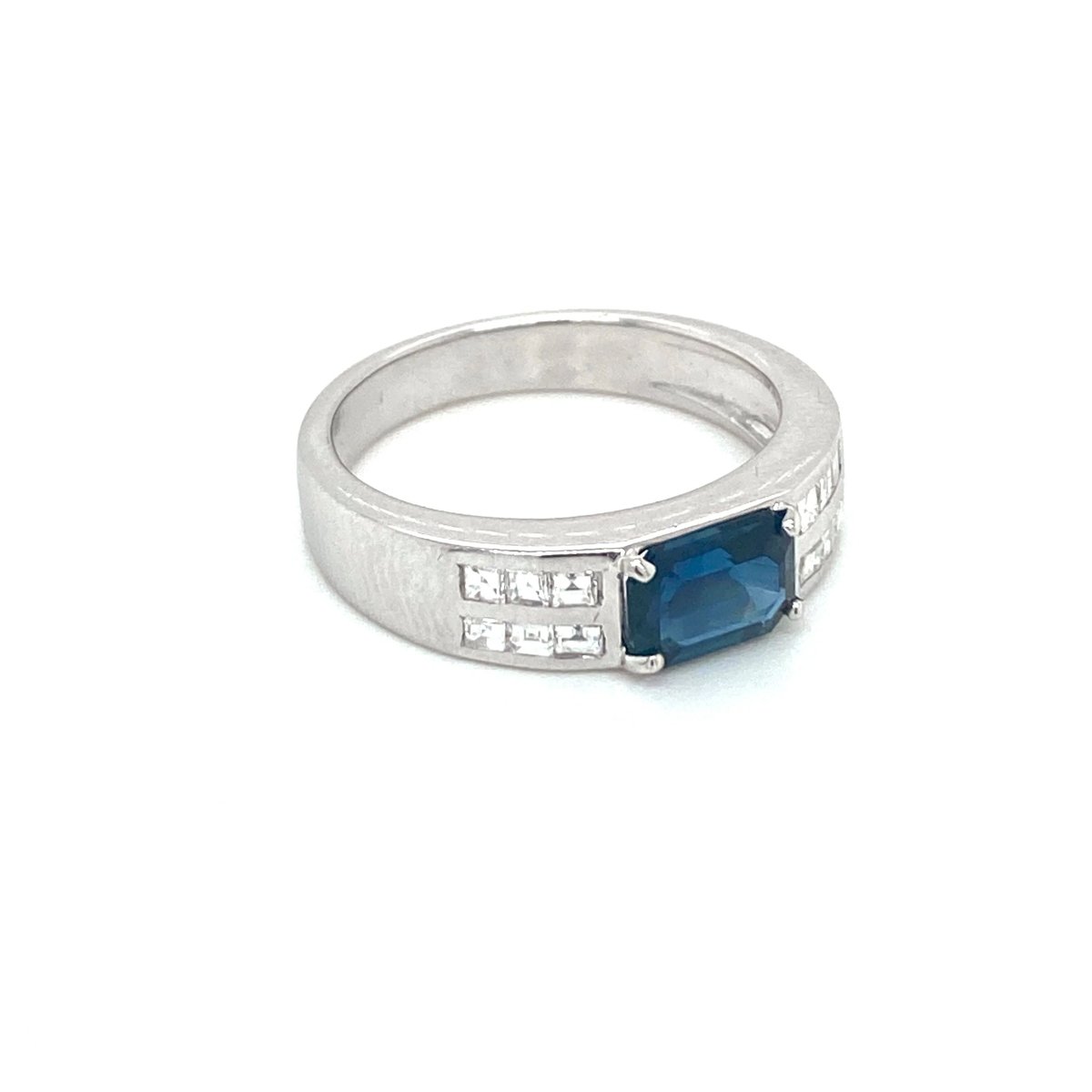 Estate Sapphire Diamond Gold Band Ring - Castafiore