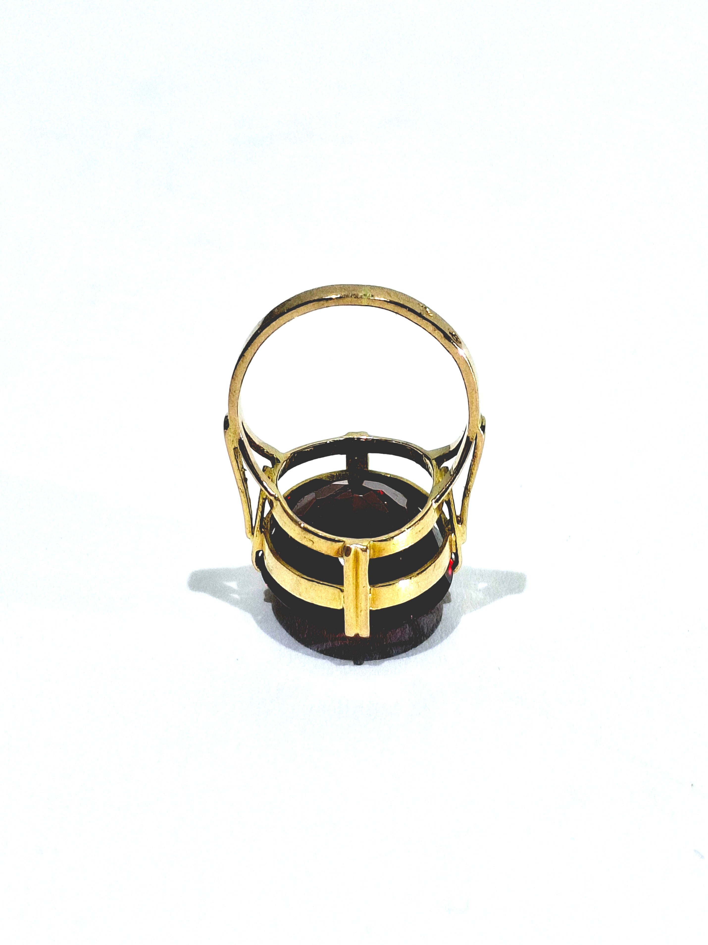 Bague Cocktail en or champagne et grenat