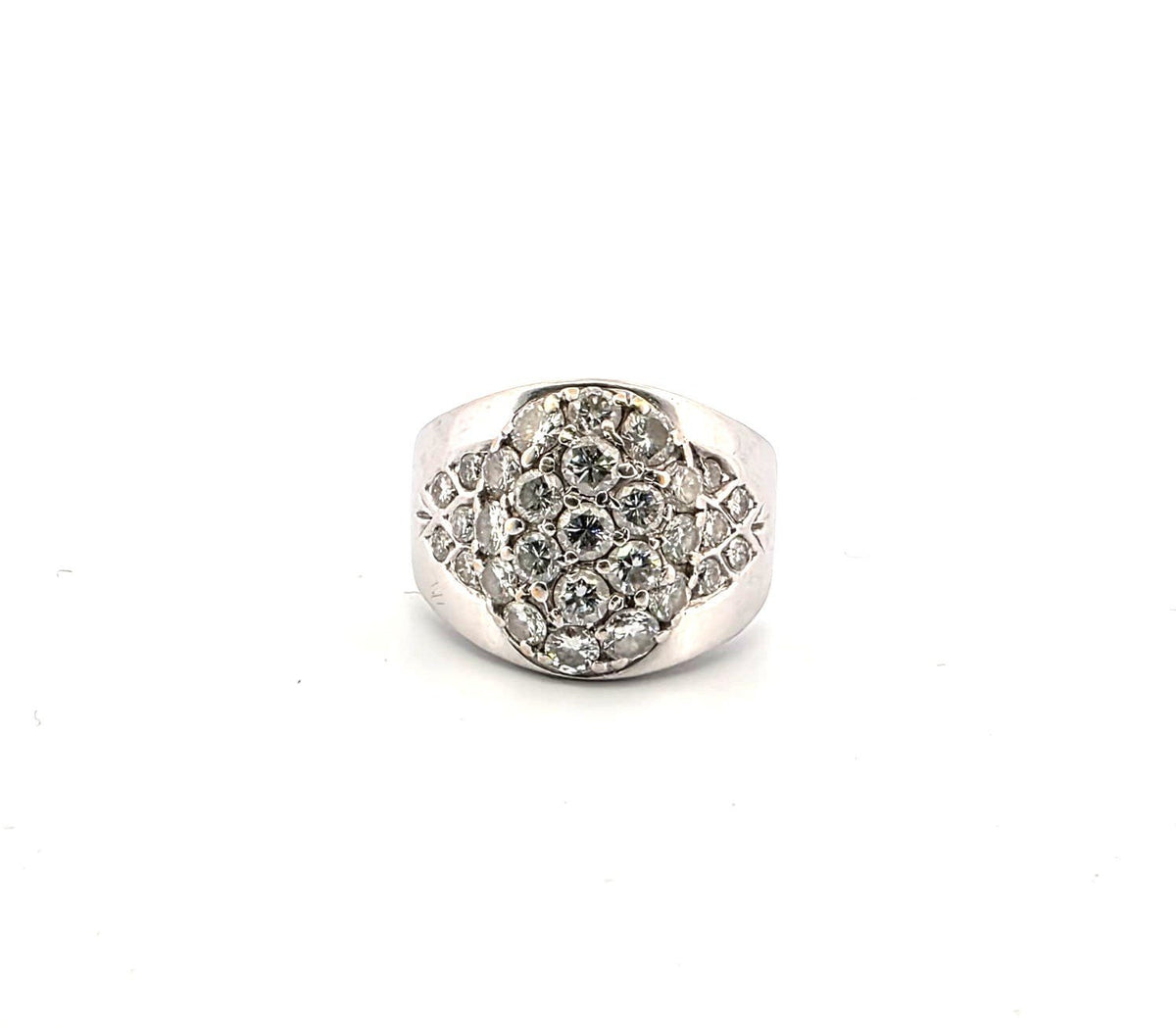 Bague Pavée en or blanc et diamants