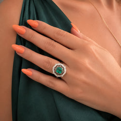 Bague Cocktail en platine, émeraude et diamants