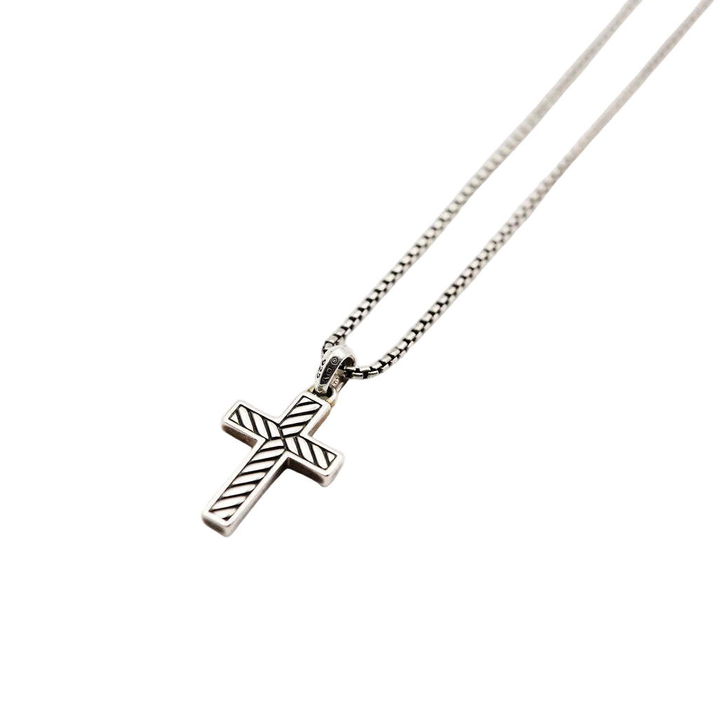 Collier Pendentif Croix DAVID YURMAN en argent et diamants noirs