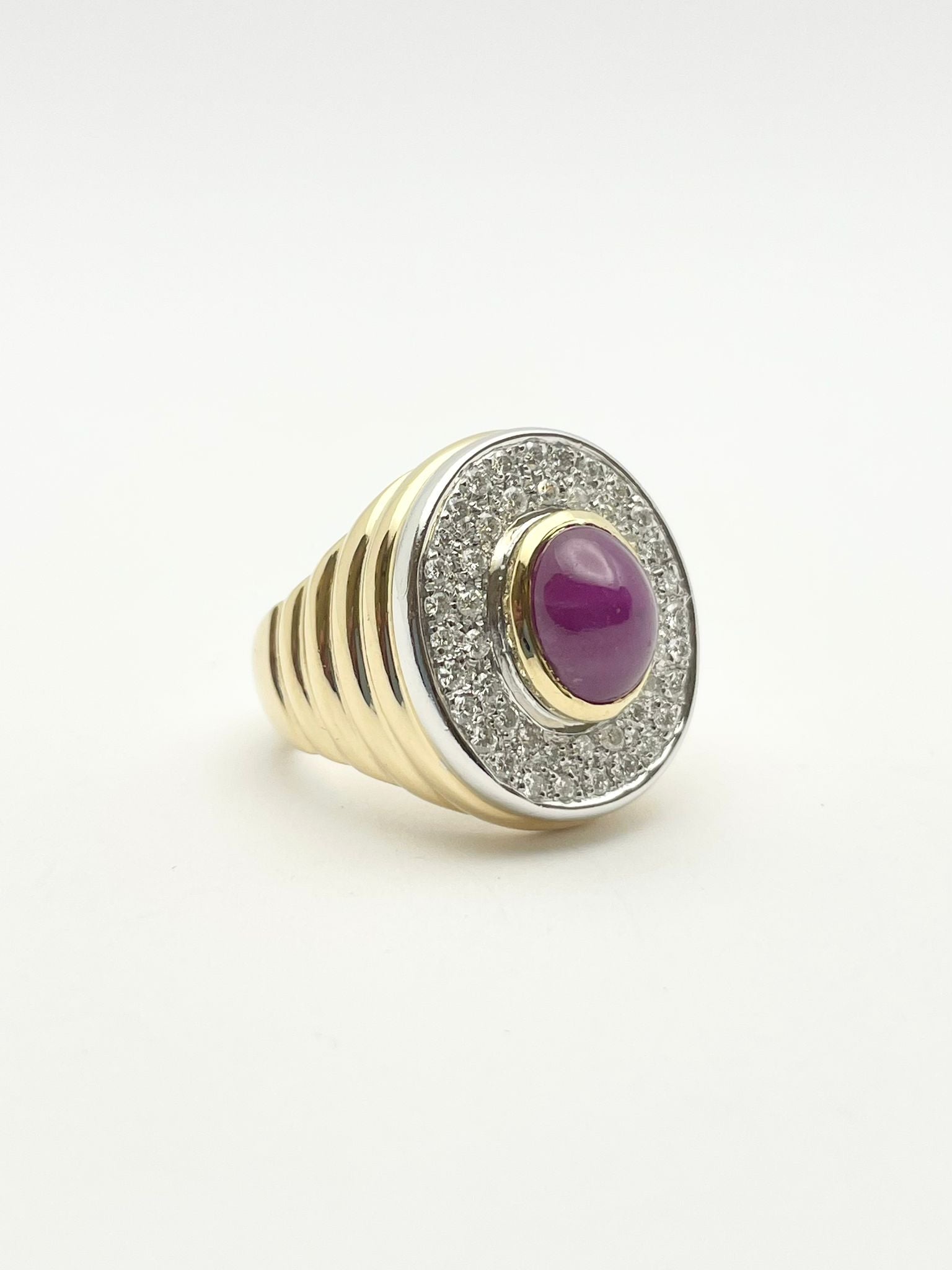 Bague Cocktail en or blanc, or jaune, rubis et diamants