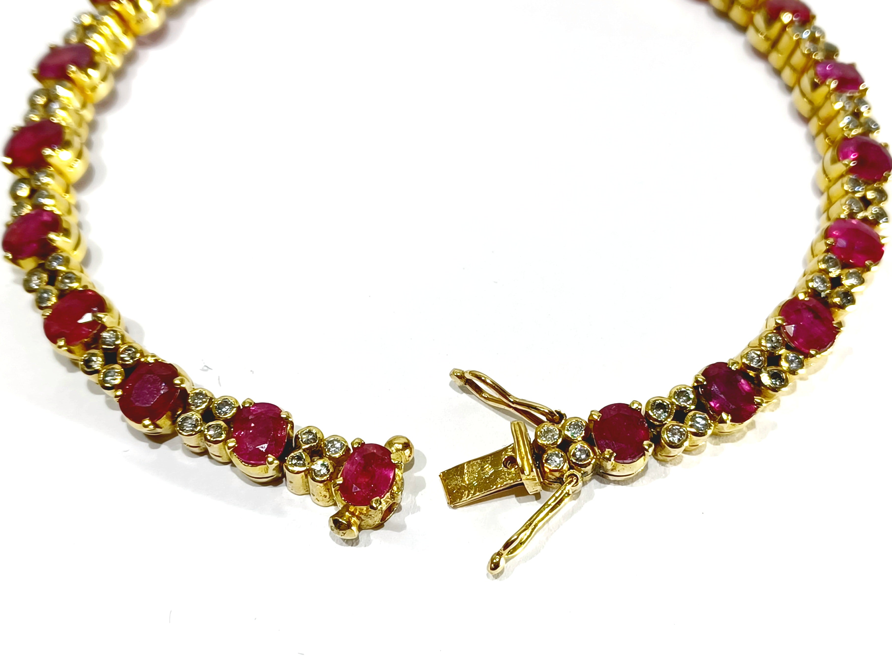 Bracelet Ligne en or jaune, rubis et diamants