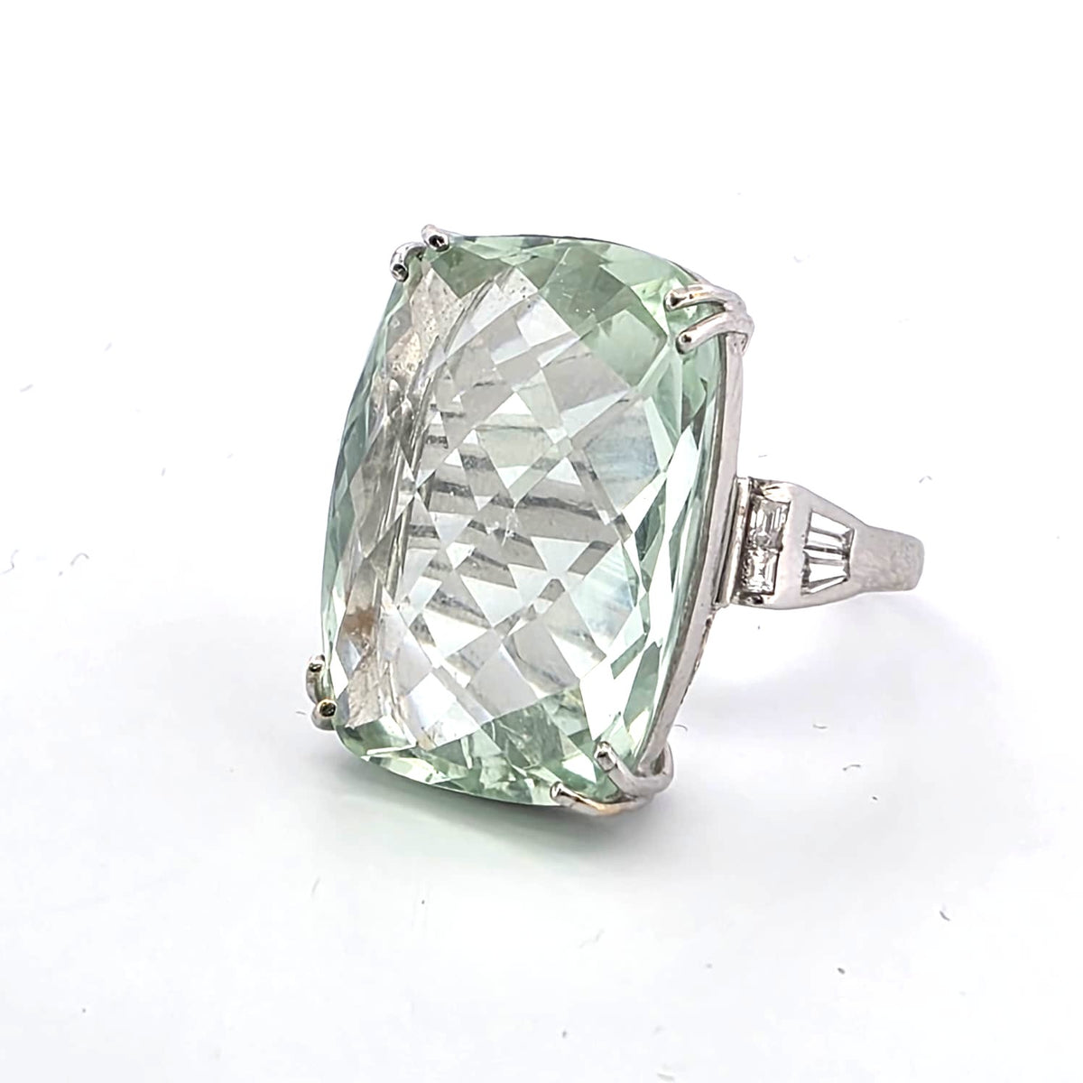 Bague Cocktail en or blanc et aigue-marine