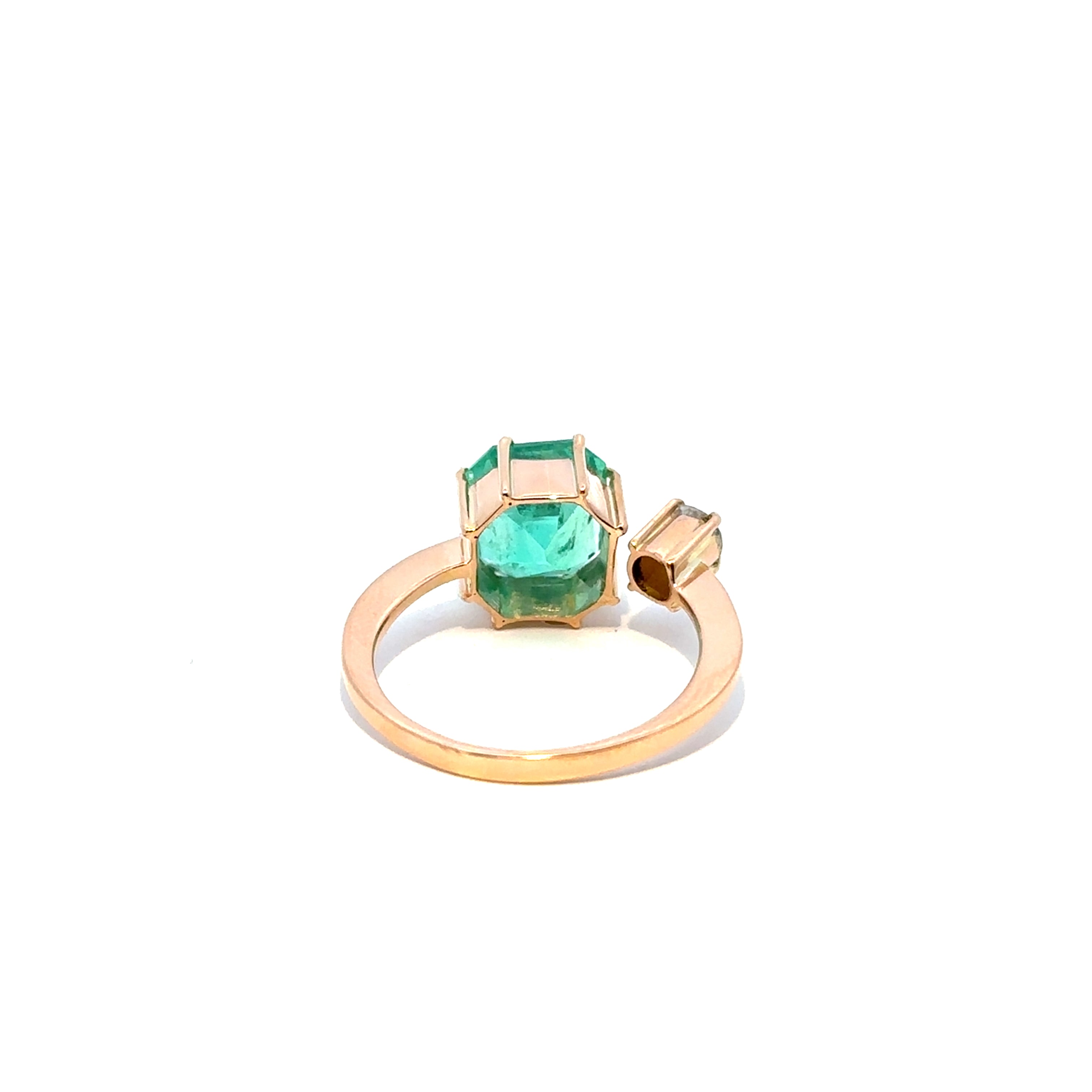 Bague Solitaire en or jaune, émeraude et diamant