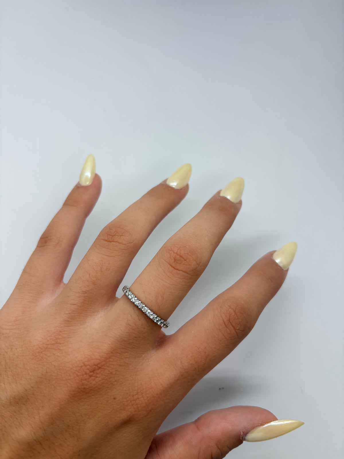 Bague Alliance en or blanc et diamants