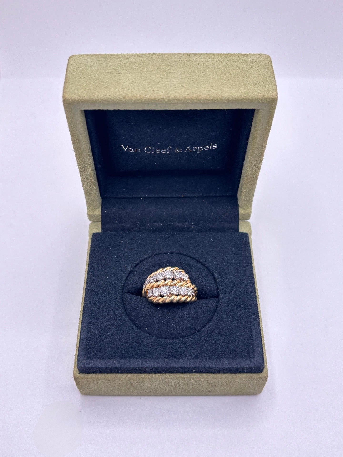 Bague Cocktail VAN CLEEF & ARELS en or jaune et diamants