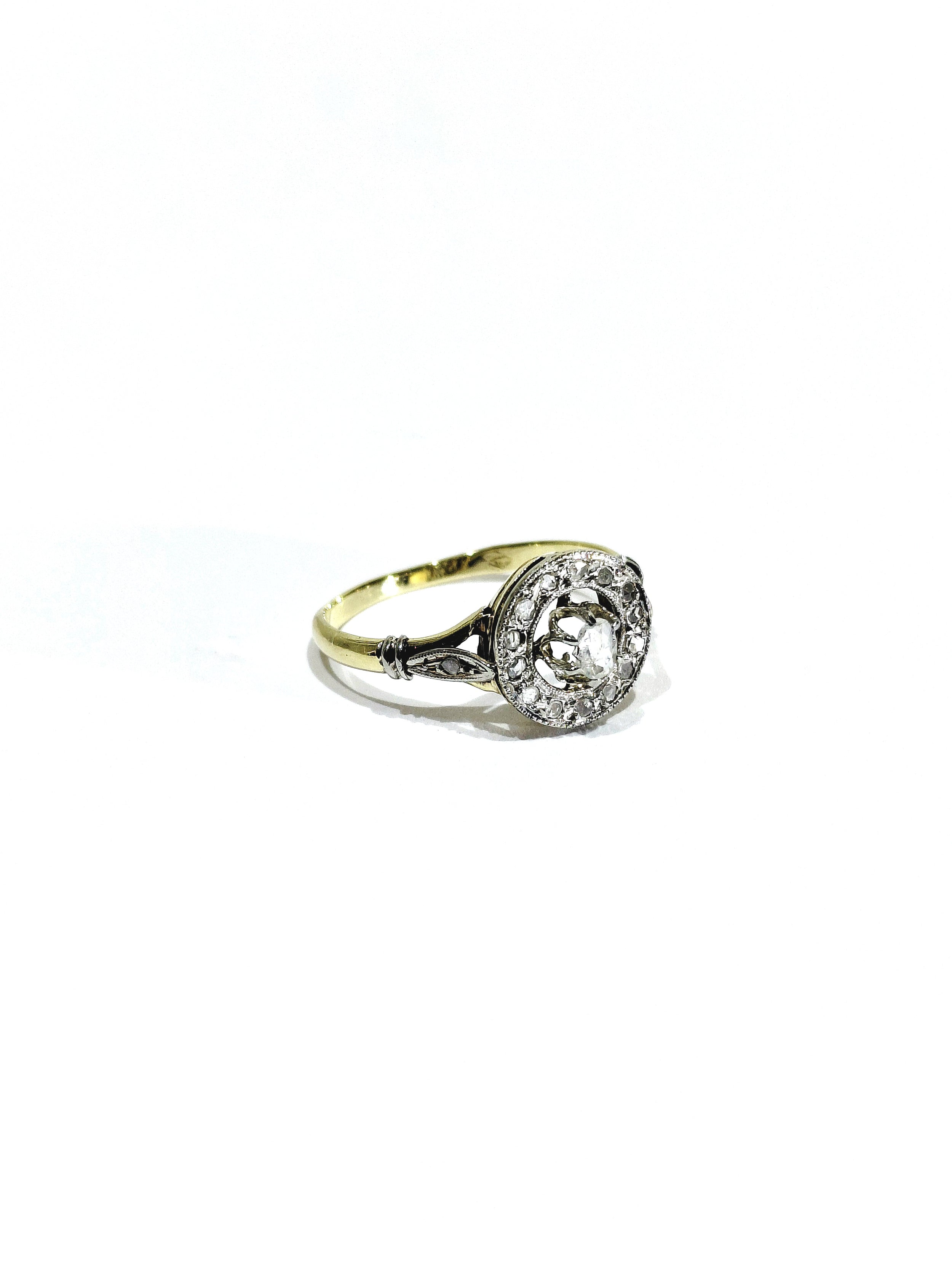 Bague cible en or jaune et diamants