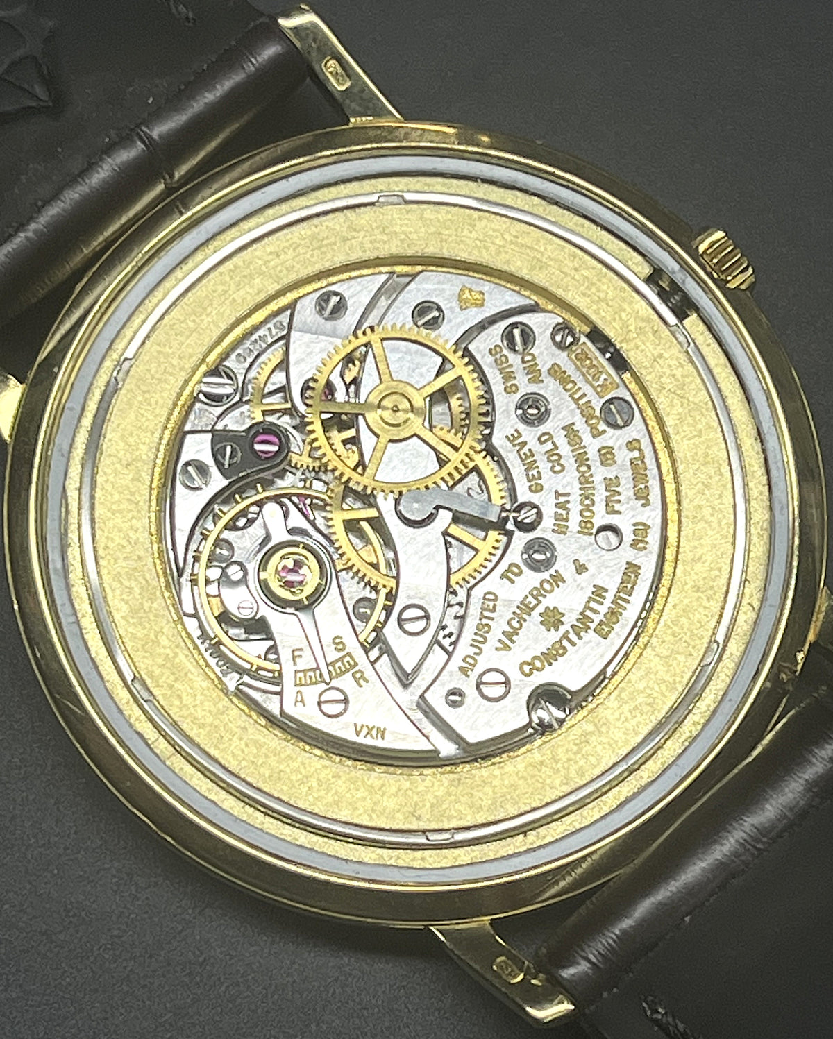 Montre VACHERON & CONSTANTIN en or jaune et cuir