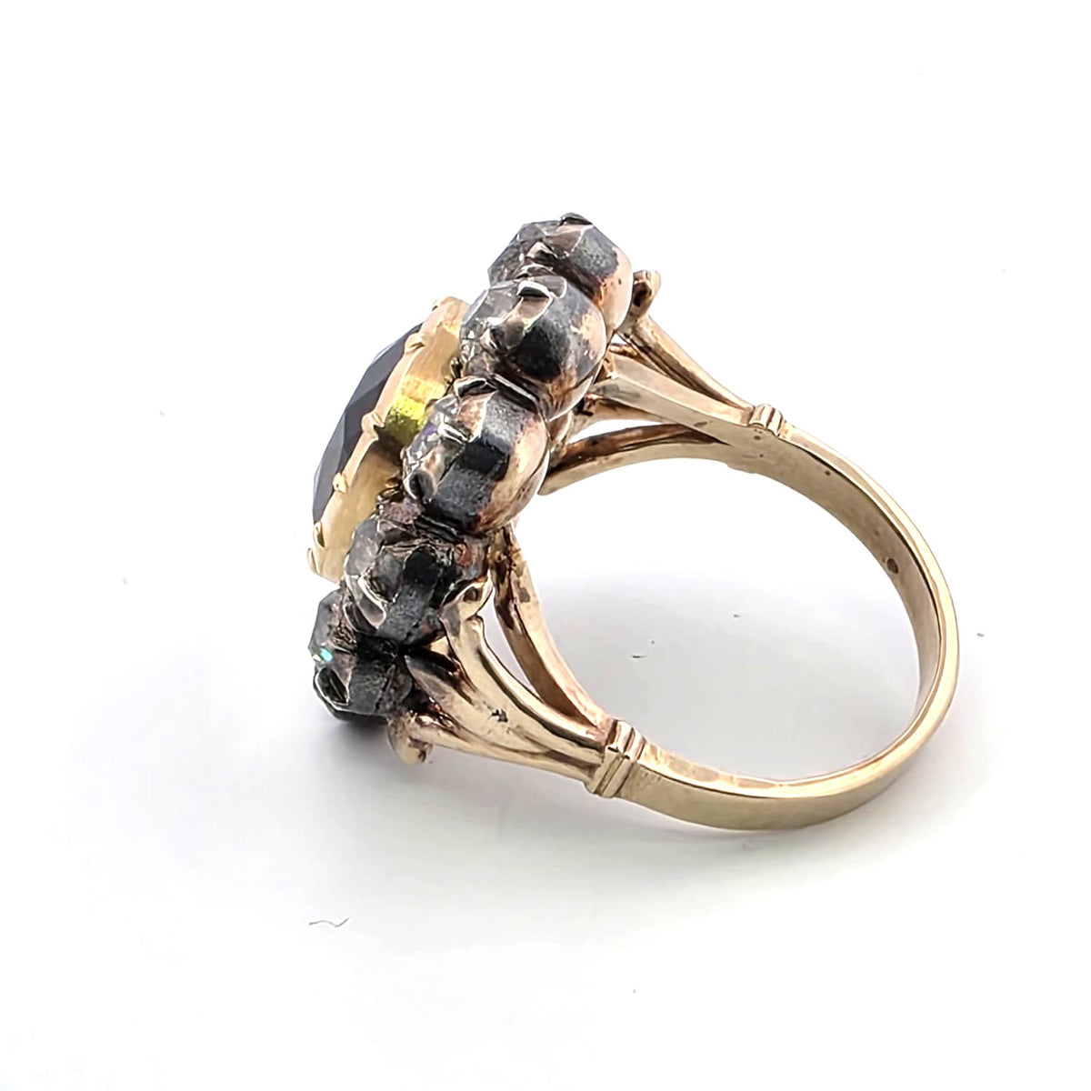 Bague Marguerite en or jaune, argent, saphir et diamants