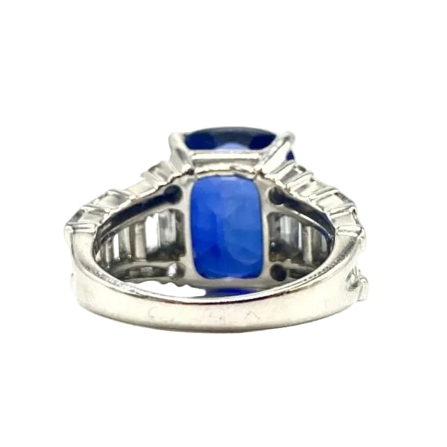 Bague en or blanc, saphir et diamants