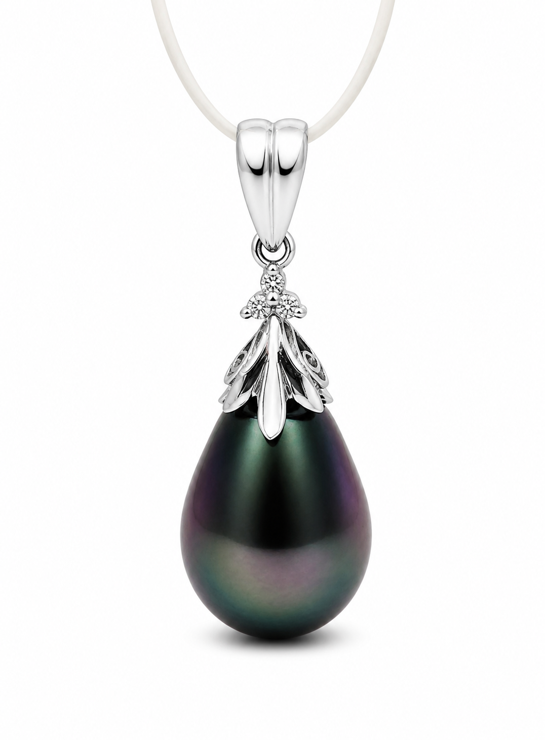 Pendentif en or blanc et perle