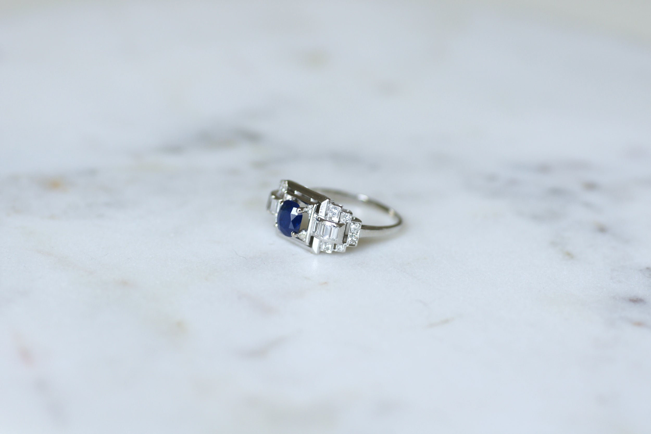 Bague Tank en platine, saphir et diamants