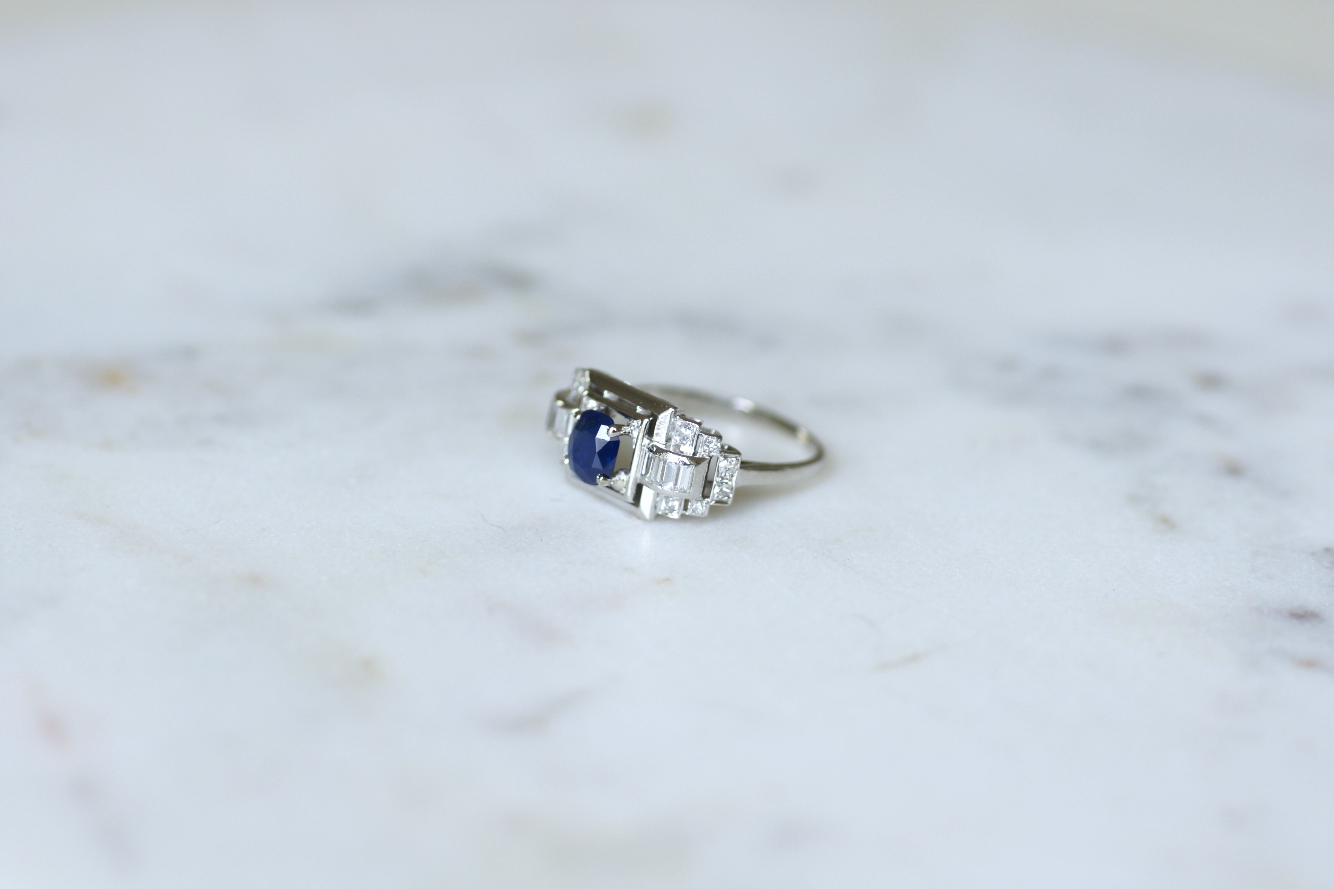 Bague Tank en platine, saphir et diamants
