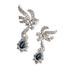 Boucles d'oreilles Pendantes en or blanc, saphirs et diamants
