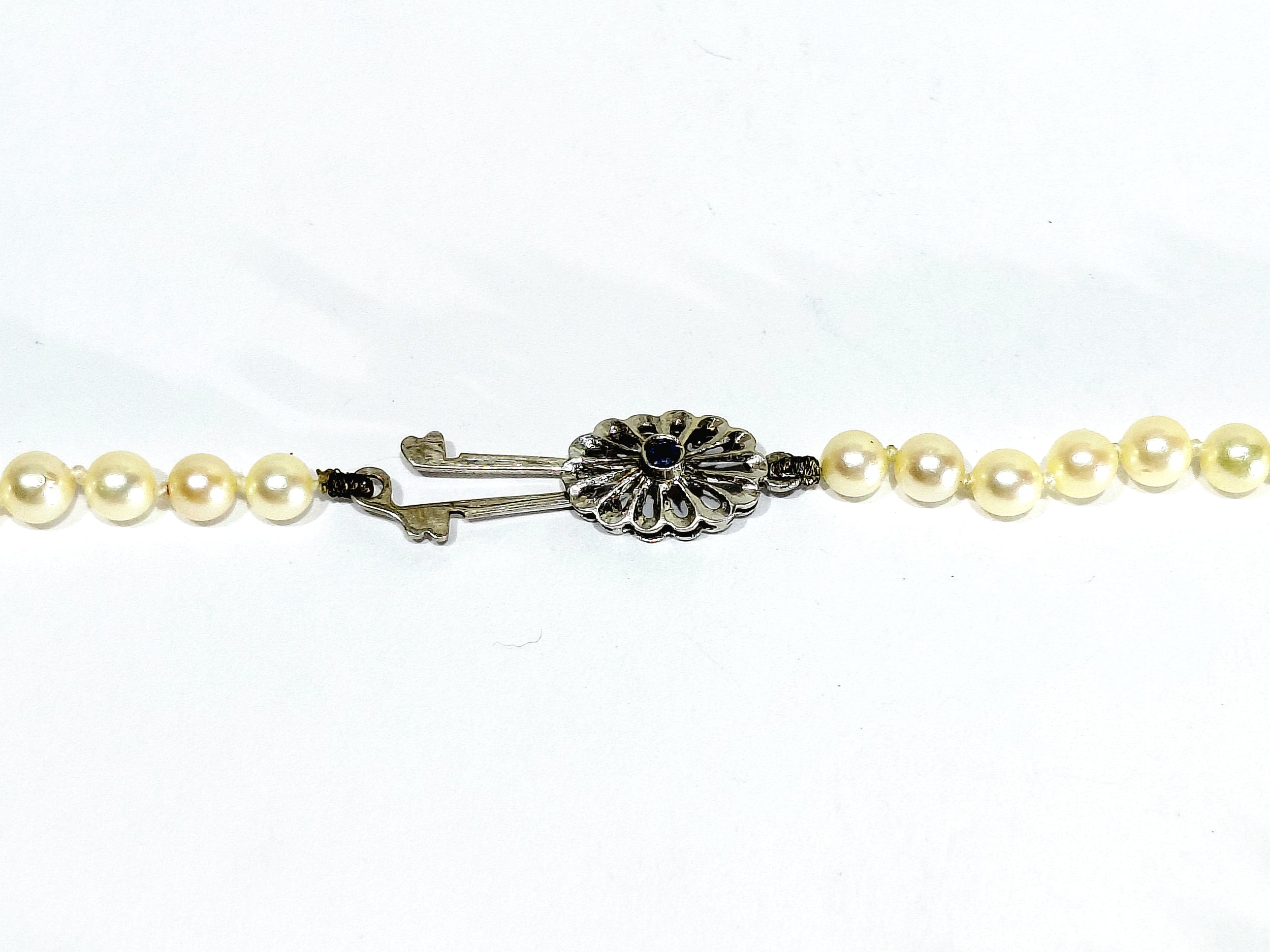 Collier Perles en or blanc et saphir