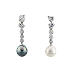 Boucles d'oreilles Pendantes CARTIER en platine, perles et diamants
