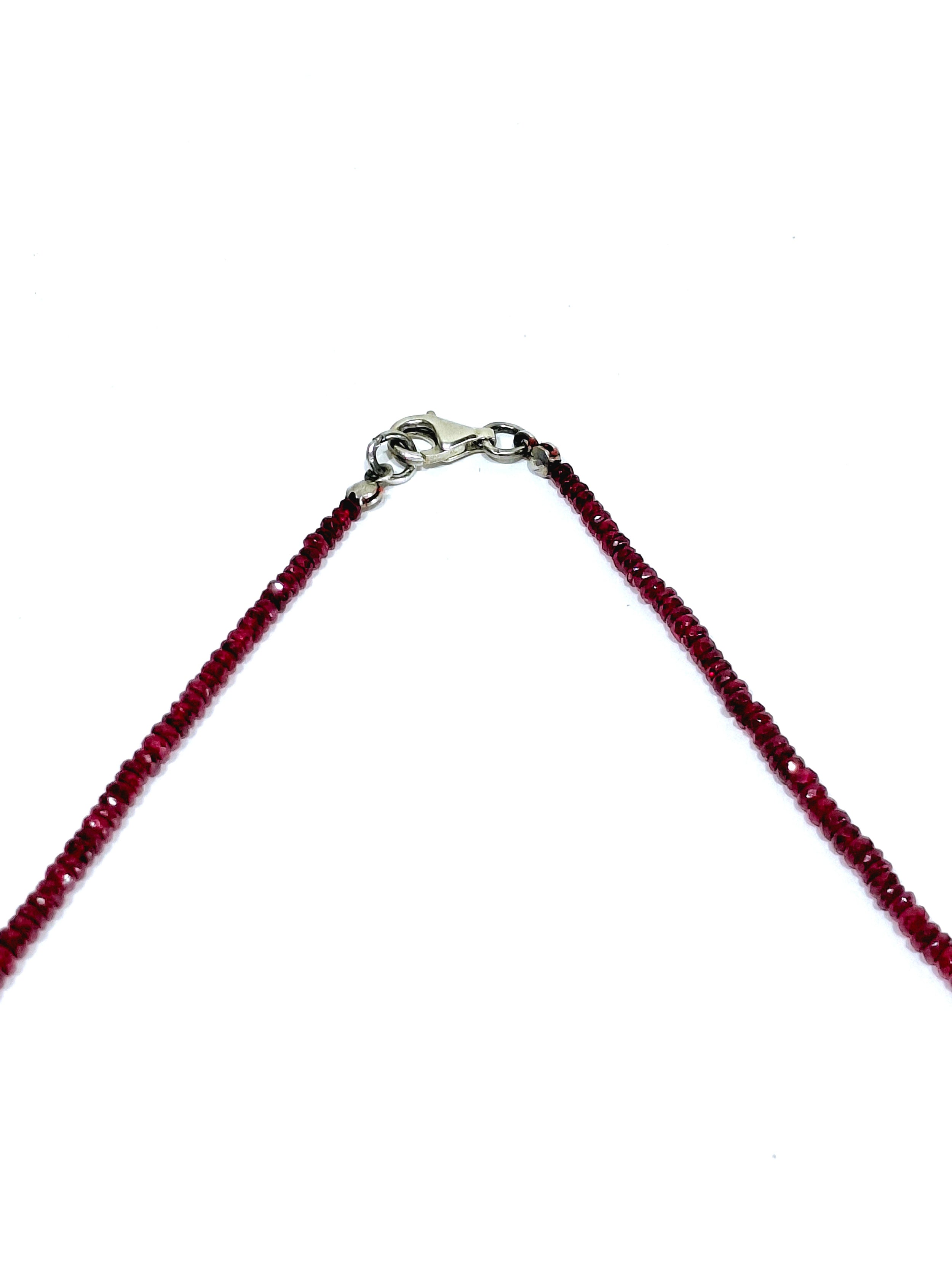 Collier de Perles en rubis