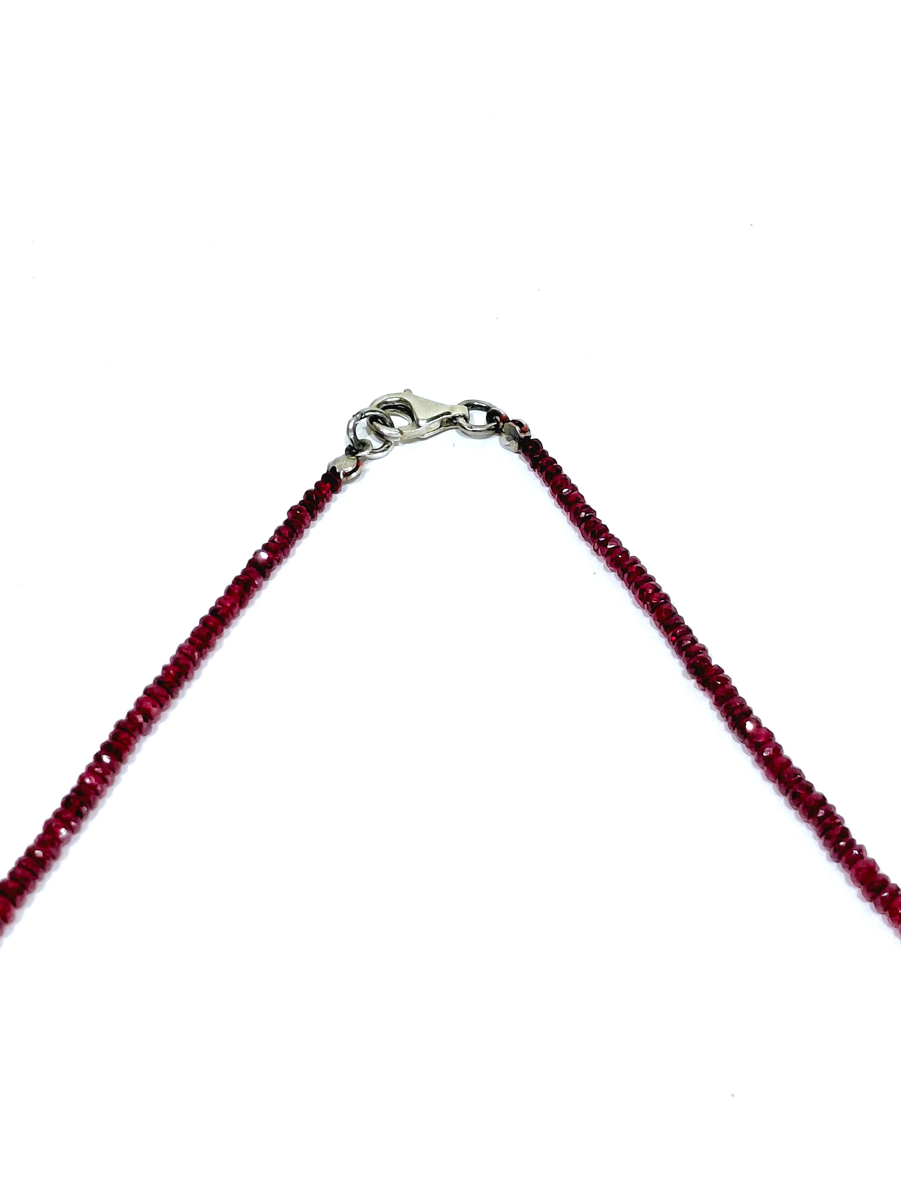 Collier de Perles en rubis