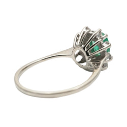 Bague Entourage en or blanc, émeraude et diamants