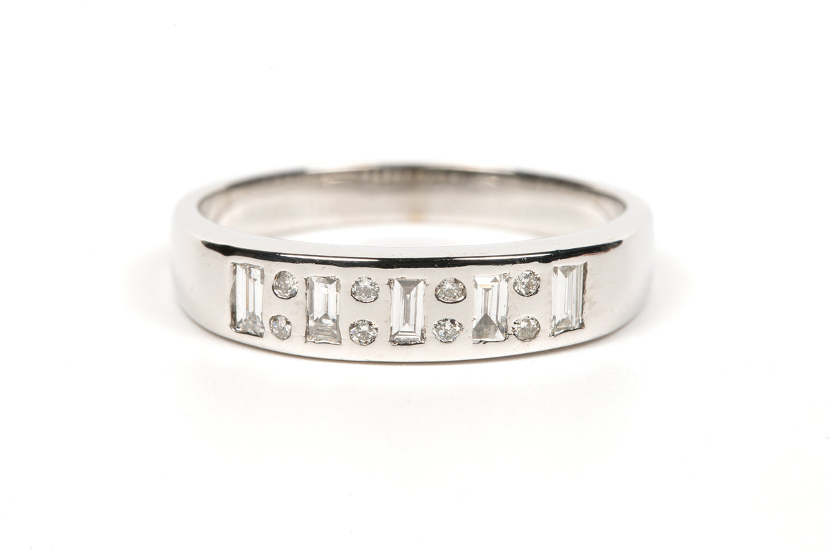 Bague Alliance en or blanc et diamants