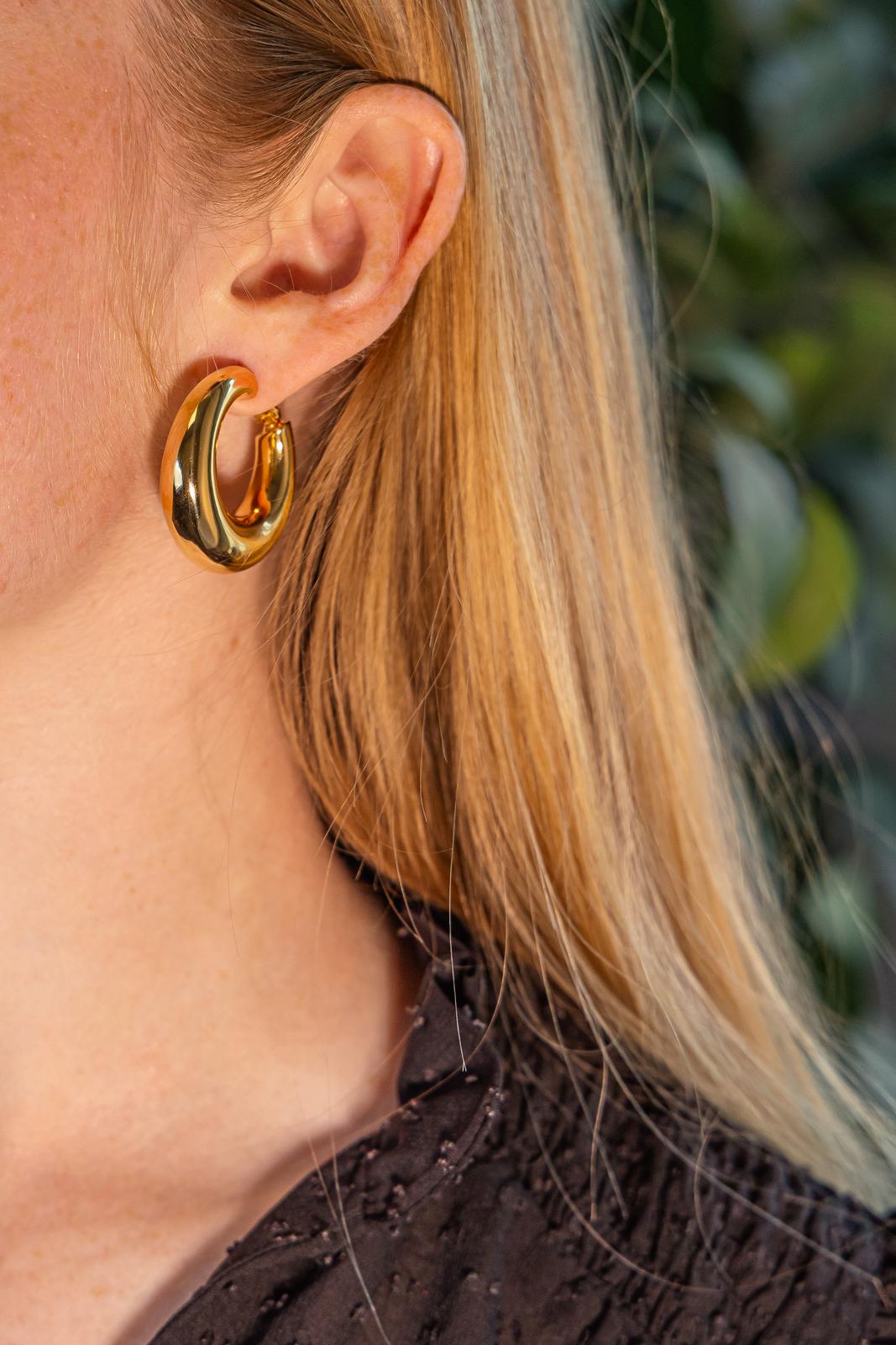 Chaumet Boucles d'oreilles Créoles  Or jaune