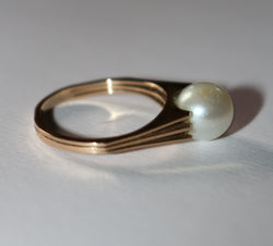 Bague en or jaune et perle de culture