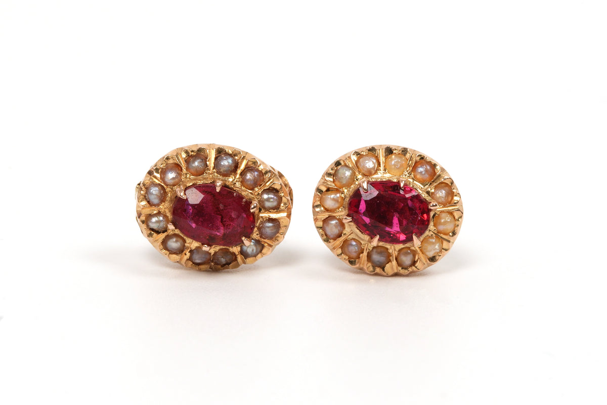 Boucles d'oreilles Puces en or jaune, perles et rubis