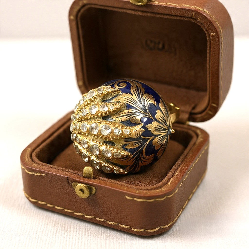 Bague Dôme en or jaune, émeraude et diamants
