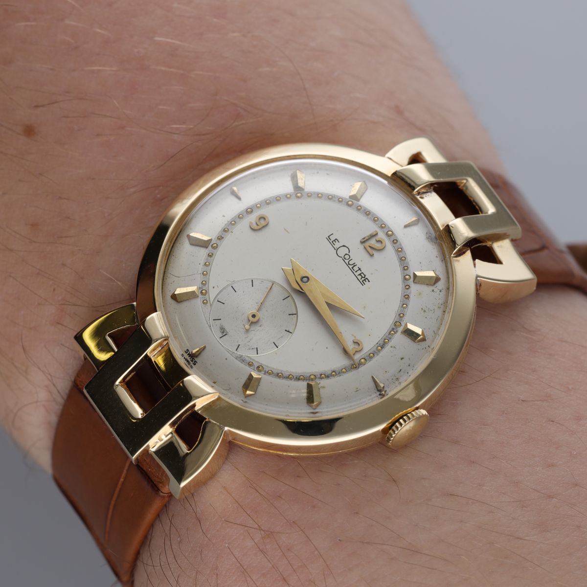 Montre LECOULTRE en or jaune et cuir