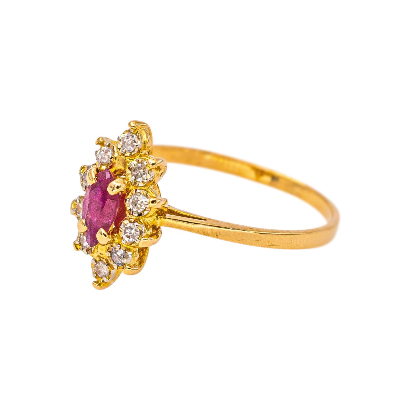 Bague Marquise Or jaune Rubis