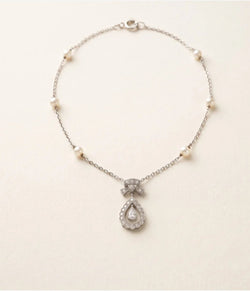 Collier Pendentif en or blanc, perles et diamants