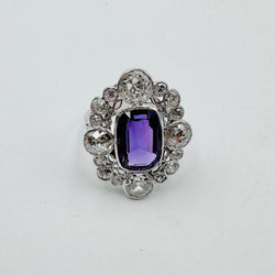 Bague Pompadour en platine, améthyste et diamants