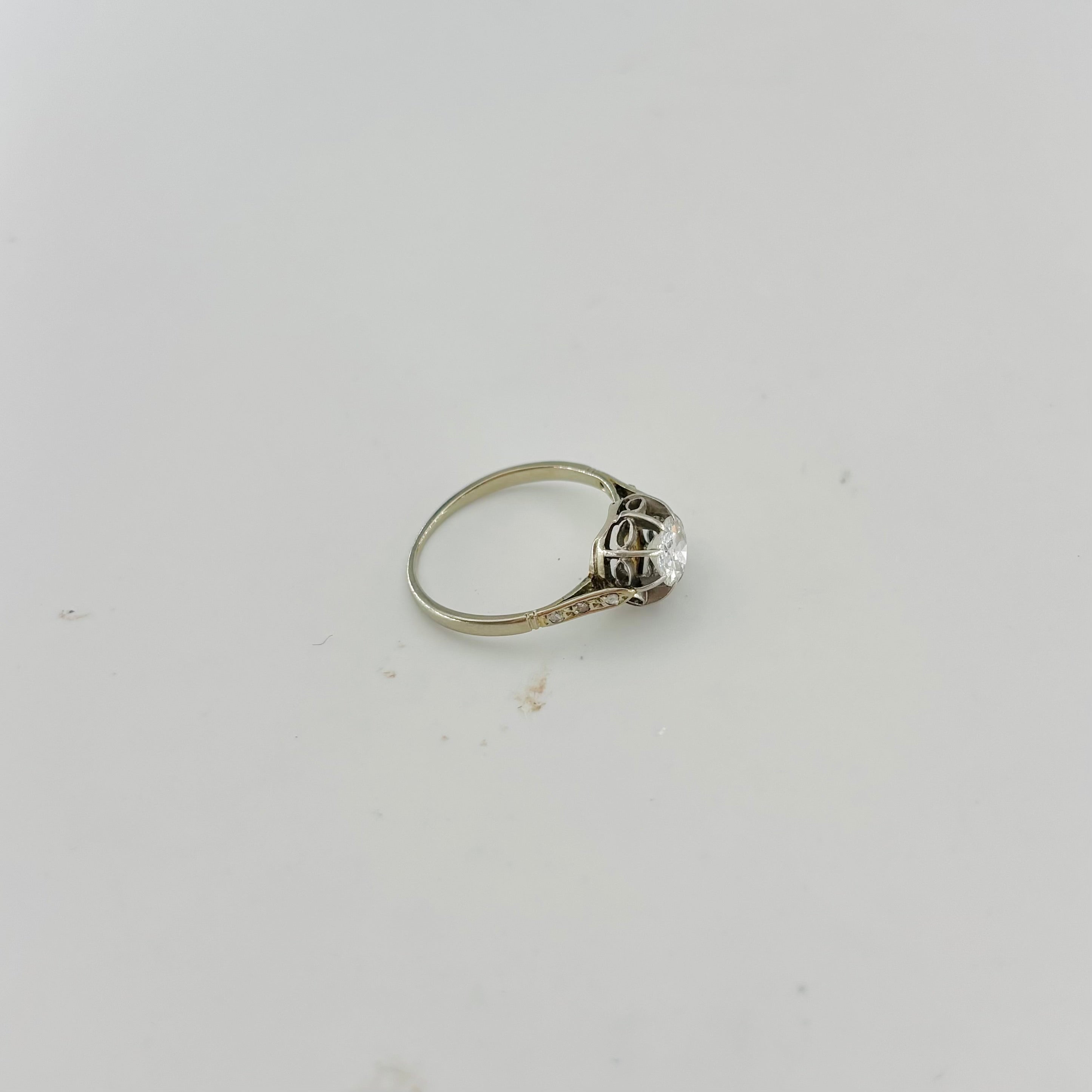 Bague Solitaire en or blanc, platine et diamants