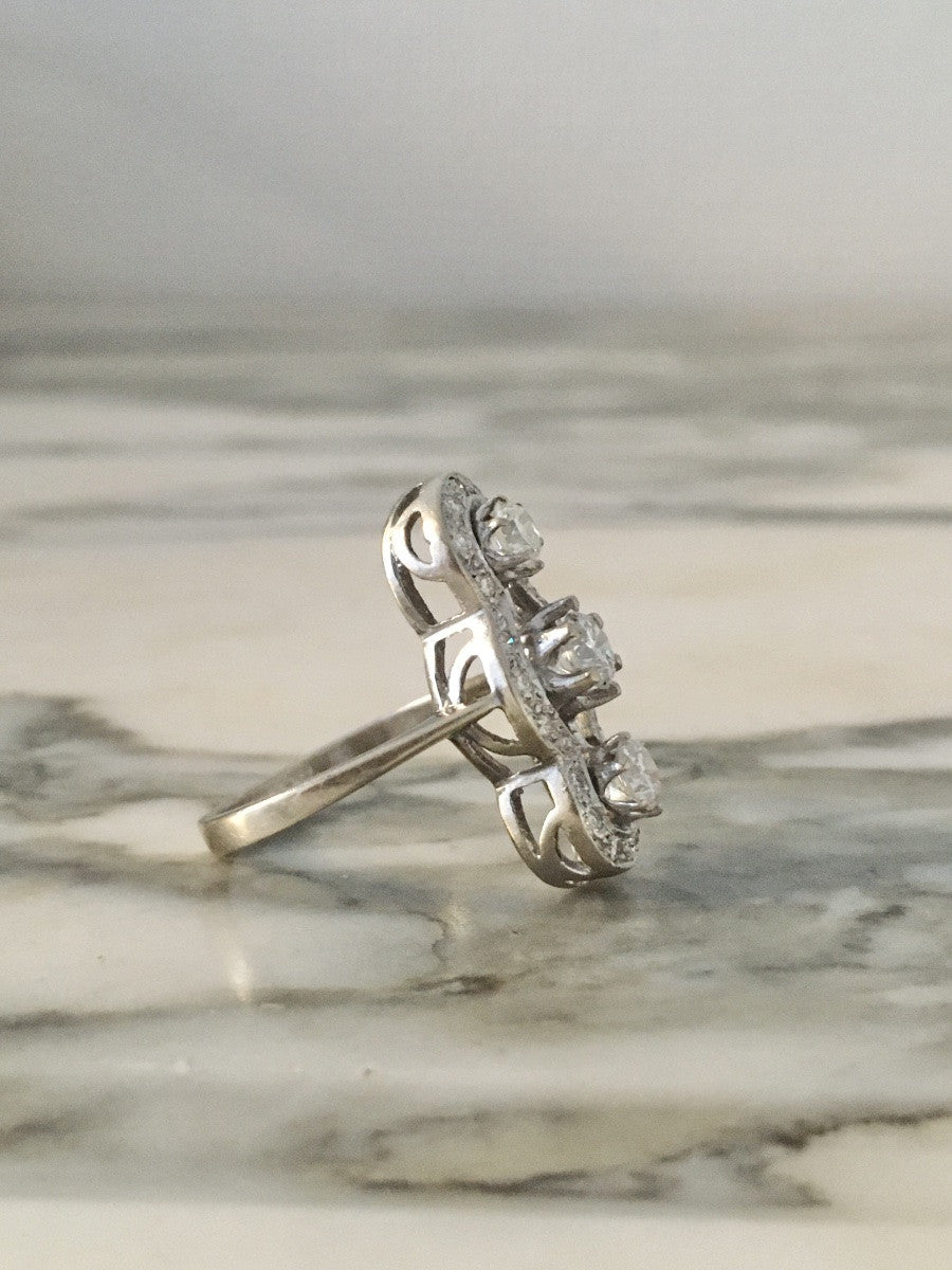 Bague en or blanc et diamants