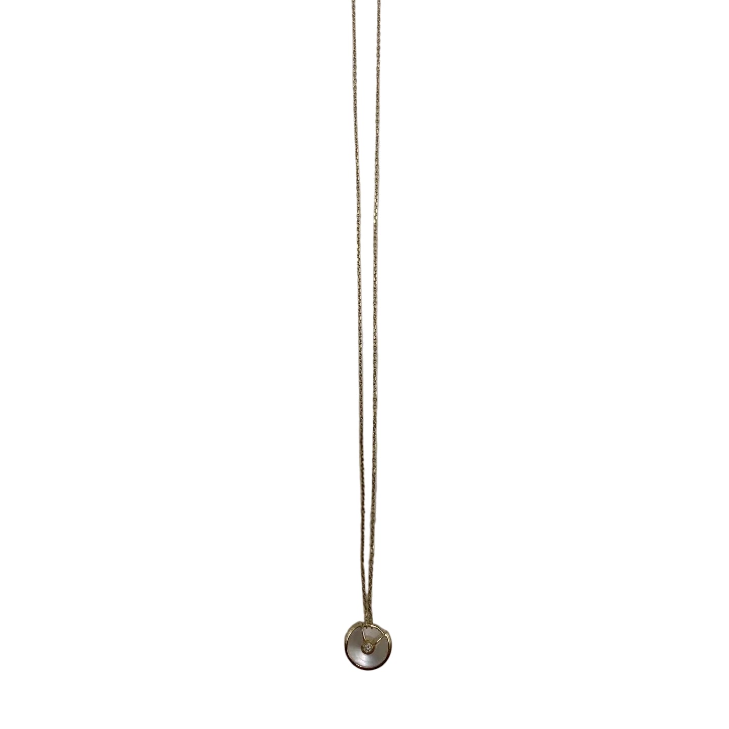 Collier Pendentif CARTIER "Amulette" en or jaune, nacre et diamants
